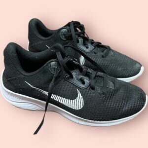 Nike, Flex Experience Run 11, running shoe, lightweight, women's size 8
